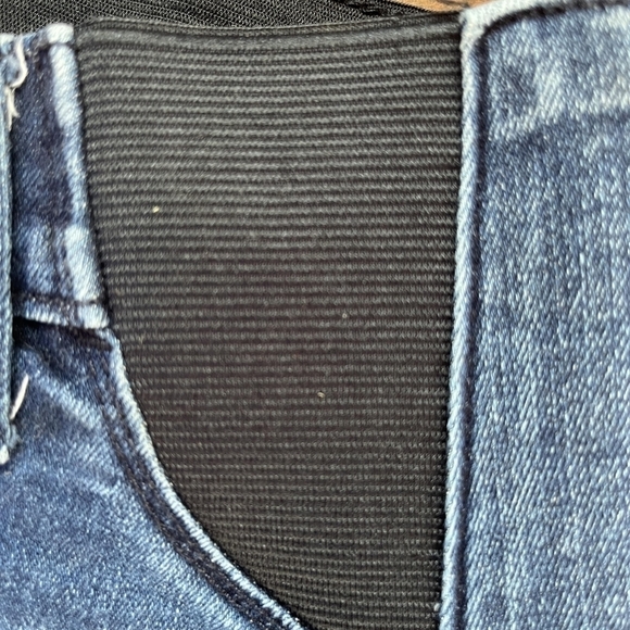 Isabel Maternity Blue Denim Midi Short Women's Size 2 Elastic Stretch Panels EUC - Picture 3 of 5